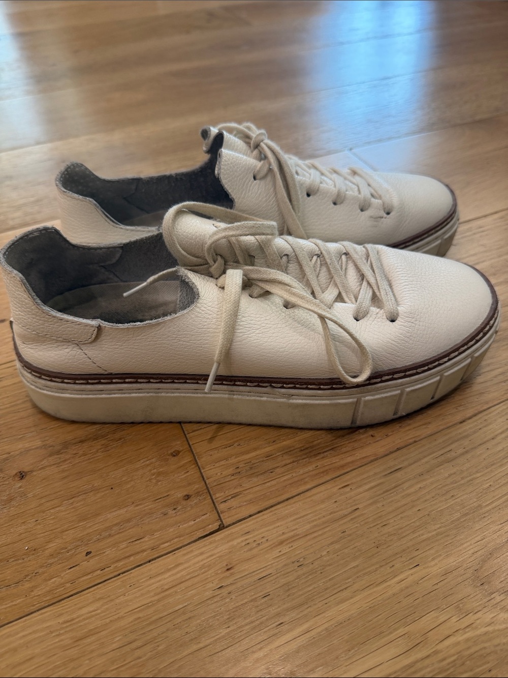 Vince Camuto Casual White Low-Top Sneakers